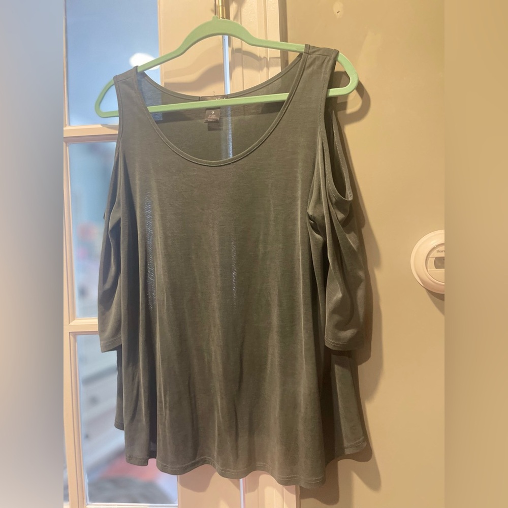 Aqua brand from Bloomingdales   Green 3/4 sleeve cold shoulder pullover top.